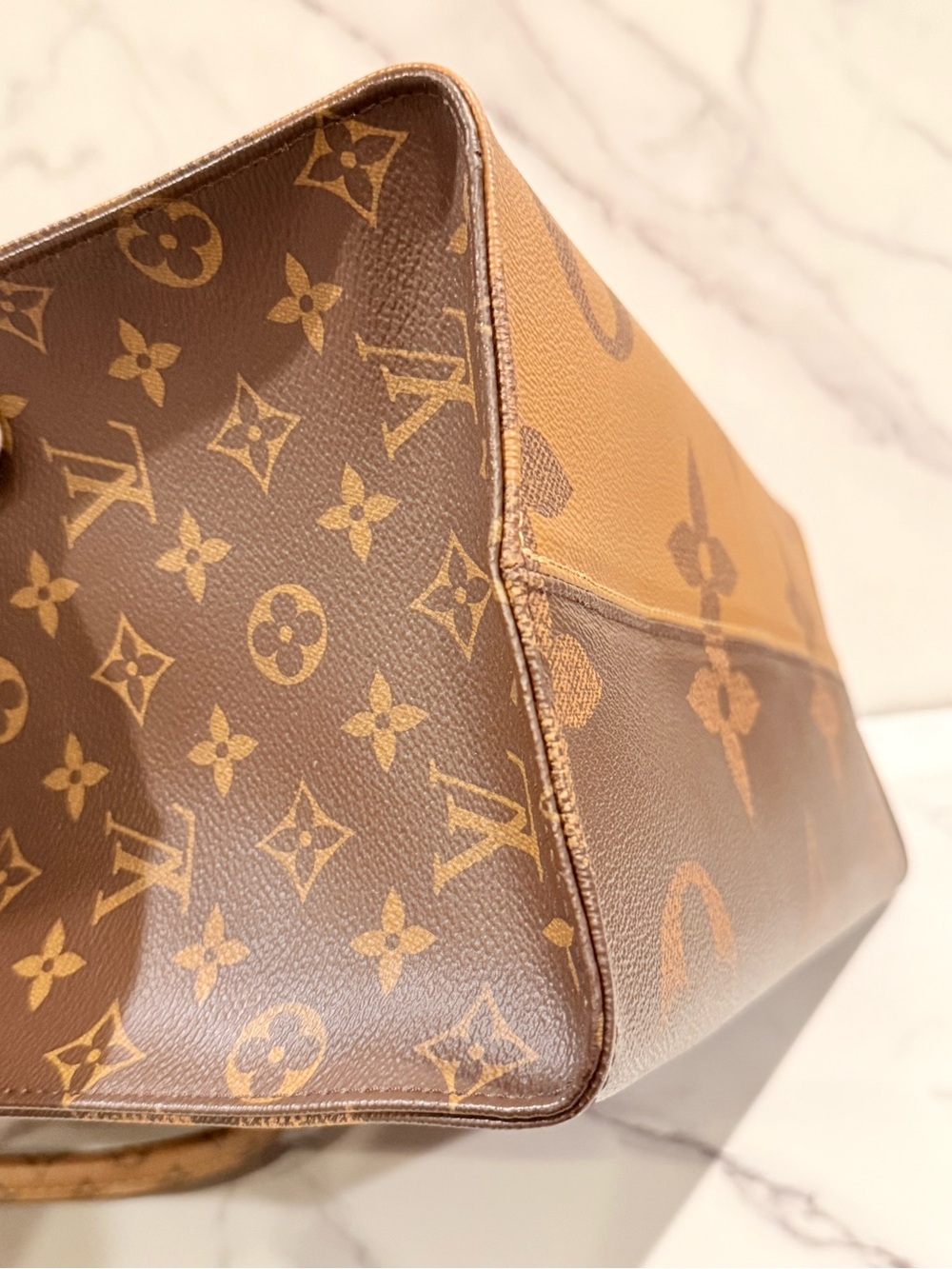 Louis Vuitton On The Go Reverse GM - Picture 6 of 16